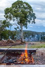 Outdoor fire at Bruny Island Lodge